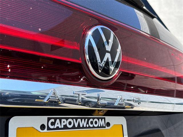 Photo of 2026 Deep Black Volkswagen Atlas