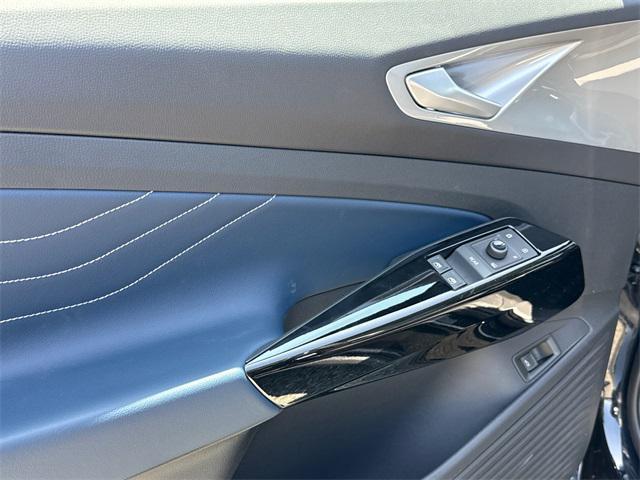 Photo of 2025 Deep Black Volkswagen ID.4