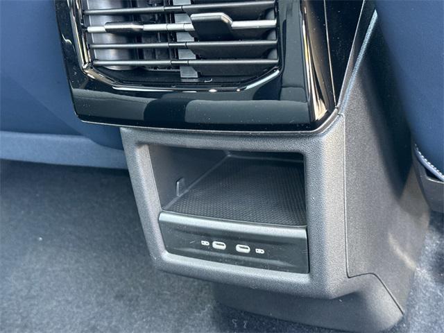 Photo of 2025 Deep Black Volkswagen ID.4