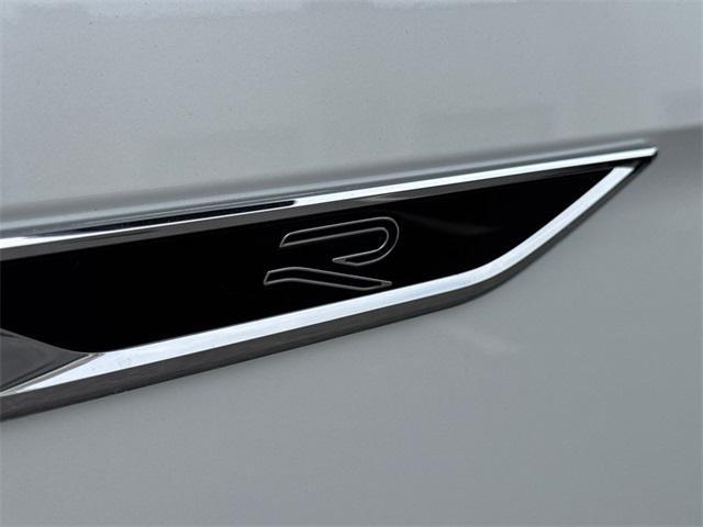 Photo of 2025 Opal White Pearl Volkswagen Atlas