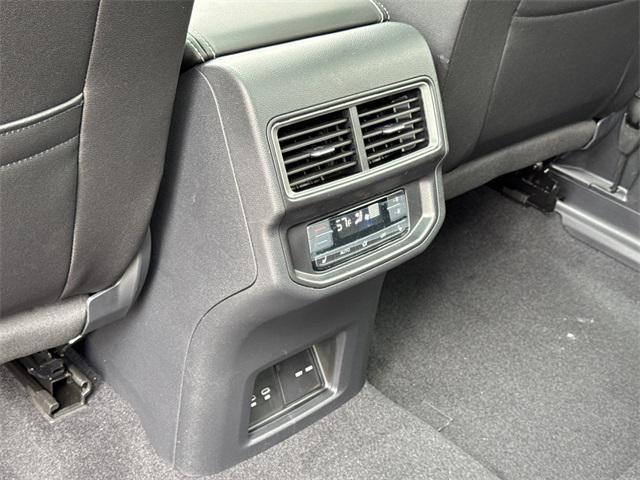 Photo of 2025 Opal White Pearl Volkswagen Atlas