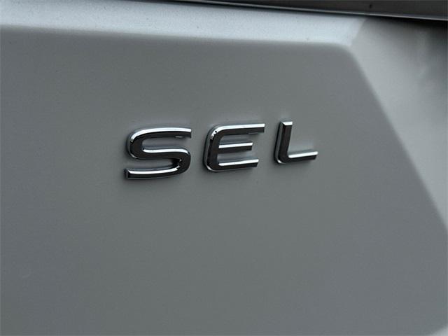 Photo of 2025 Opal White Pearl Volkswagen Atlas