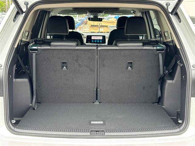Photo of 2025 Opal White Pearl Volkswagen Atlas