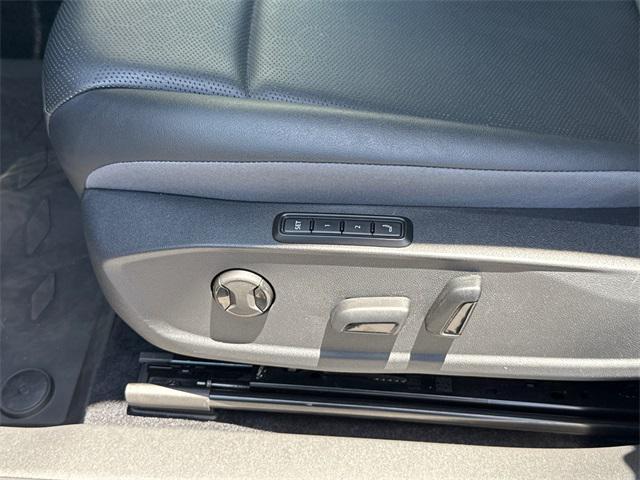 Photo of 2023 Pure Gray w/Black Roof Volkswagen ID.4