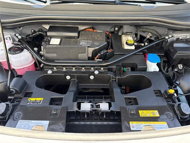 Photo of 2023 Pure Gray w/Black Roof Volkswagen ID.4