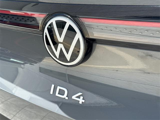 Photo of 2023 Pure Gray w/Black Roof Volkswagen ID.4