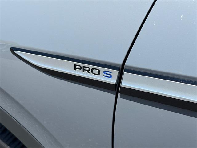 Photo of 2023 Pure Gray w/Black Roof Volkswagen ID.4