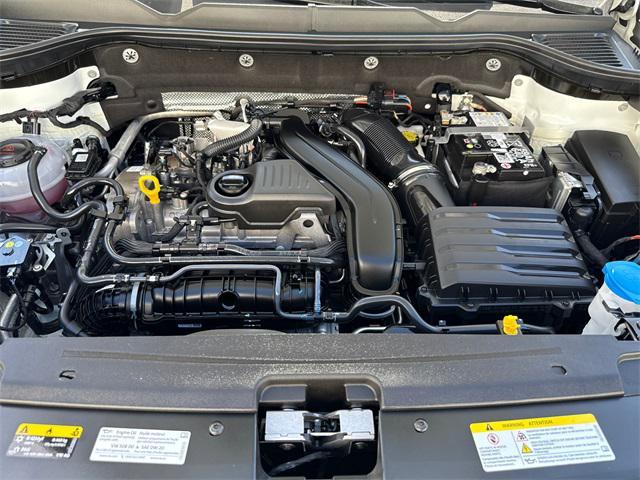 Photo of 2025 Pure White Volkswagen Taos