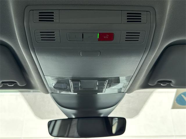 Photo of 2025 Pure White Volkswagen Taos