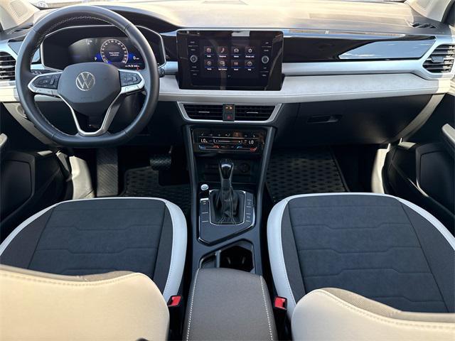 Photo of 2025 Pure White Volkswagen Taos