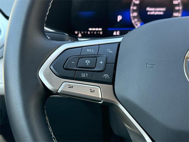 Photo of 2025 Pure White Volkswagen Taos