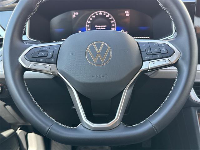Photo of 2025 Pure White Volkswagen Taos