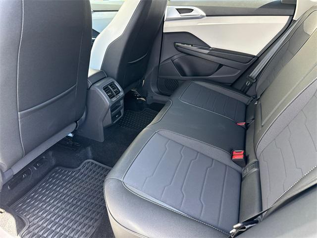 Photo of 2025 Pure White Volkswagen Taos