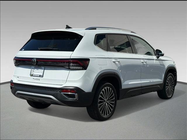 Photo of 2025 Pure White Volkswagen Taos