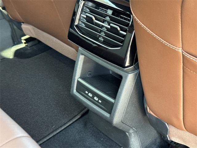 Photo of 2023 Tourmaline Blue Metallic Volkswagen ID.4