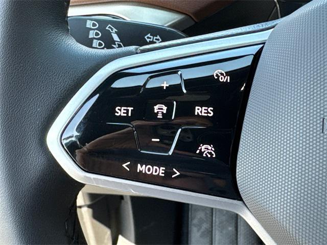 Photo of 2023 Tourmaline Blue Metallic Volkswagen ID.4