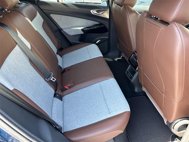 Photo of 2023 Tourmaline Blue Metallic Volkswagen ID.4