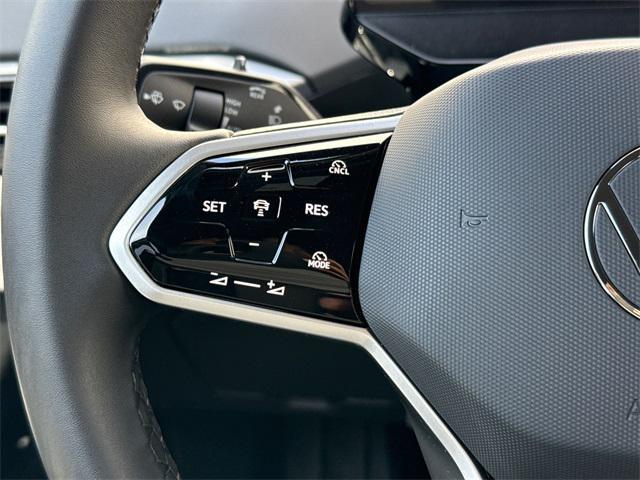 Photo of 2025 Pure Gray Volkswagen ID.4