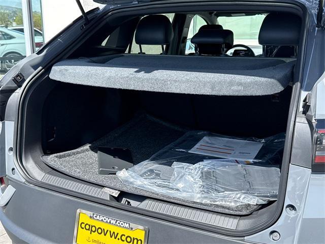 Photo of 2025 Pure Gray Volkswagen ID.4