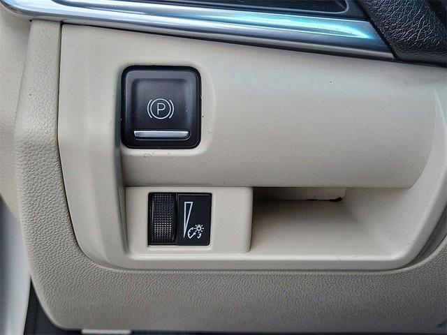 Photo of 2020 Crystal White Tri-Coat Cadillac CT4