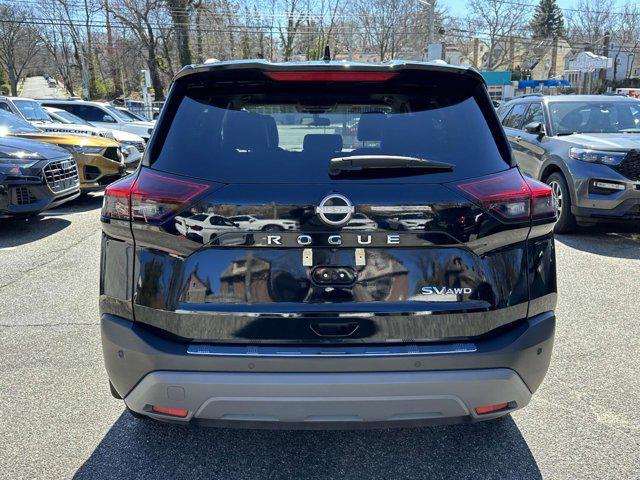 Photo of 2022 Black Nissan Rogue