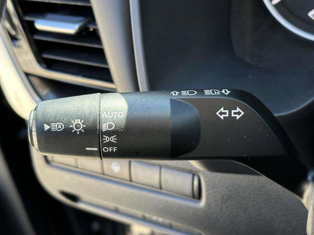 Photo of 2022 Black Nissan Rogue