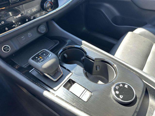 Photo of 2022 Black Nissan Rogue
