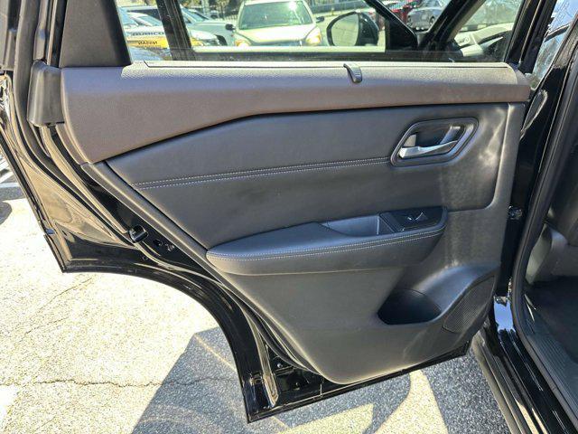 Photo of 2022 Black Nissan Rogue