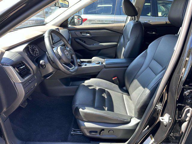 Photo of 2022 Black Nissan Rogue