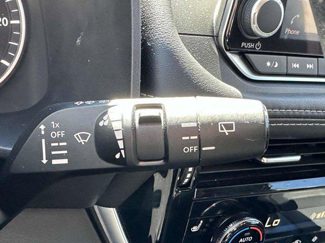 Photo of 2022 Black Nissan Rogue