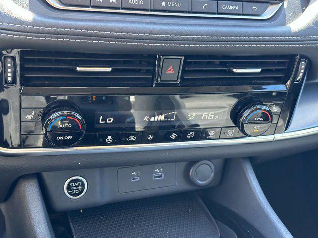 Photo of 2022 Black Nissan Rogue