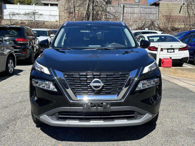 Photo of 2022 Black Nissan Rogue