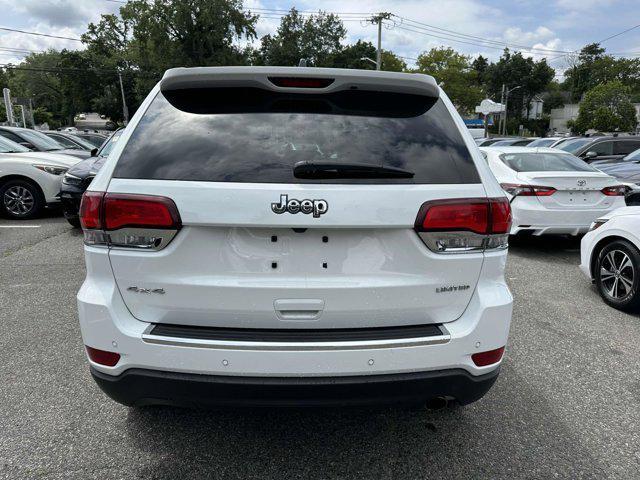 Photo of 2022 White Jeep Grand Cherokee