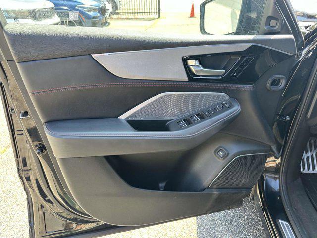 Photo of 2022 Black Acura MDX