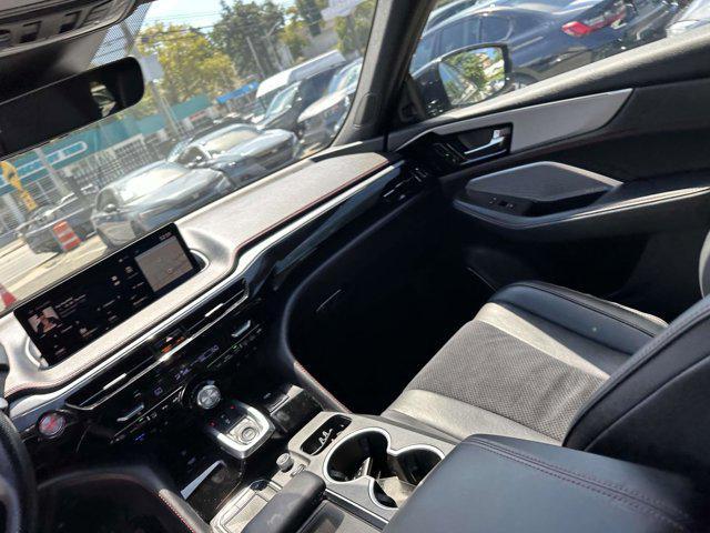Photo of 2022 Black Acura MDX