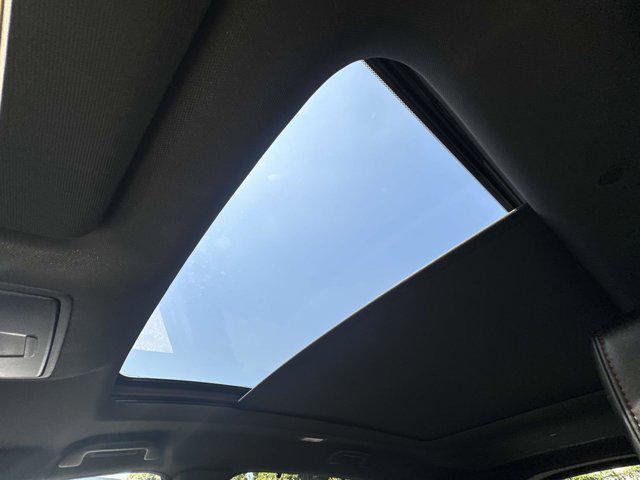 Photo of 2022 Black Acura MDX