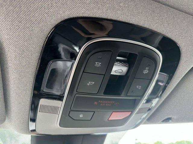 Photo of 2022 Gray Hyundai SANTA FE