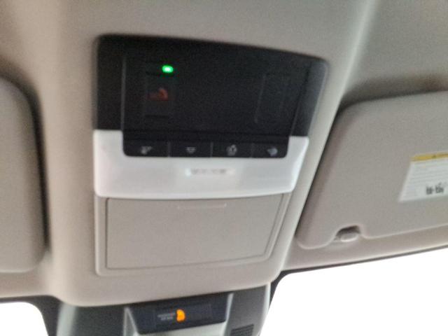 Photo of 2023 Pearl White Tricoat Nissan Rogue