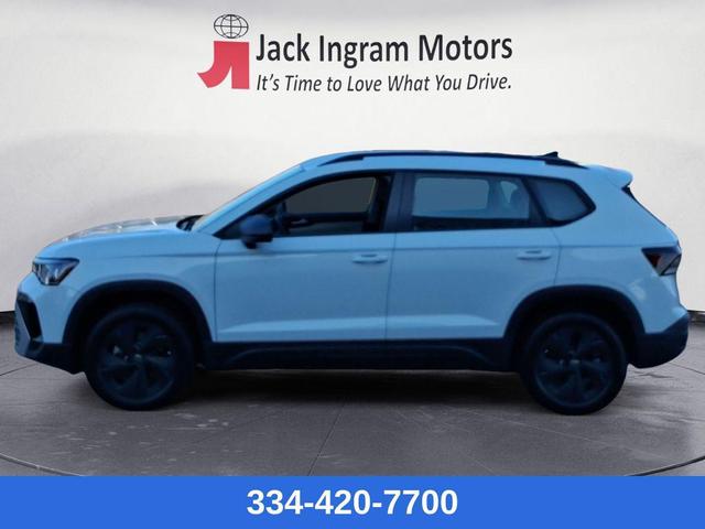 Photo of 2025 Pure White Volkswagen Taos