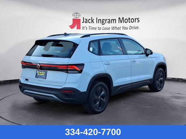 Photo of 2025 Pure White Volkswagen Taos