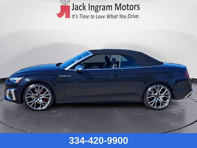 Photo of 2024 Mythos Black Metallic/Black Roof Audi S5