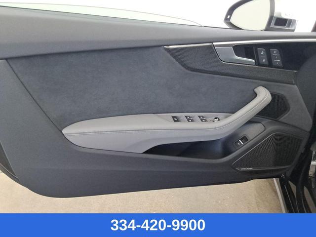 Photo of 2024 Mythos Black Metallic/Black Roof Audi S5