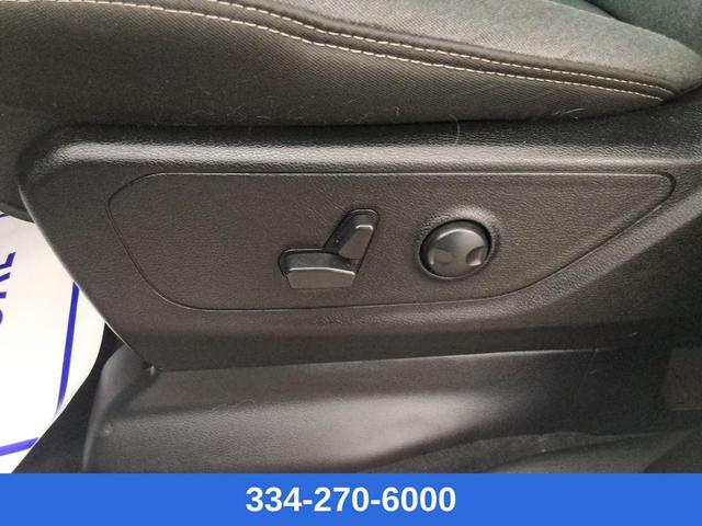 Photo of 2024 Bright White Clearcoat RAM 1500