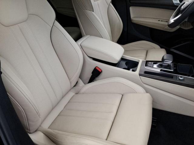 Photo of 2024 Mythos Black Metallic Audi Q5