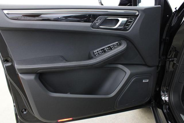 Photo of 2025 Jet Black Porsche Macan