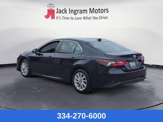 Photo of 2021 Midnight Black Metallic Toyota Camry