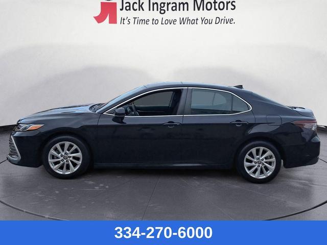Photo of 2021 Midnight Black Metallic Toyota Camry