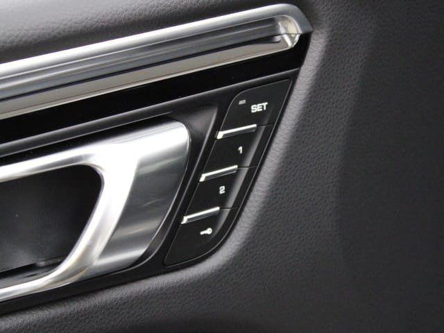 Photo of 2024 Carrara White Metallic Porsche Macan