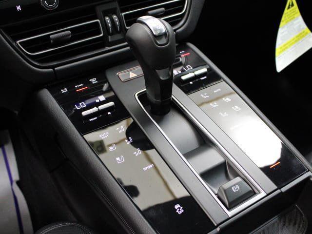 Photo of 2024 Carrara White Metallic Porsche Macan