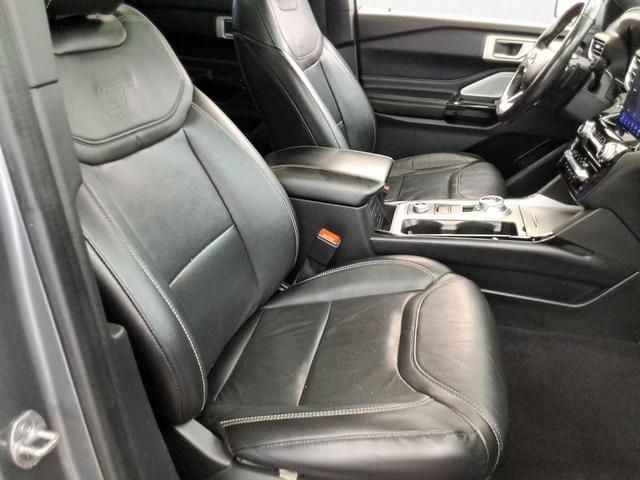 Photo of 2022 Carbonized Gray Metallic Ford Explorer